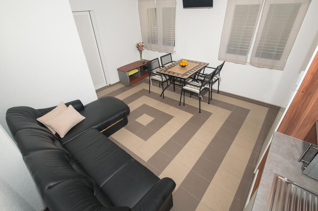 Apartment Afrika Makarska Eksteriør bilde