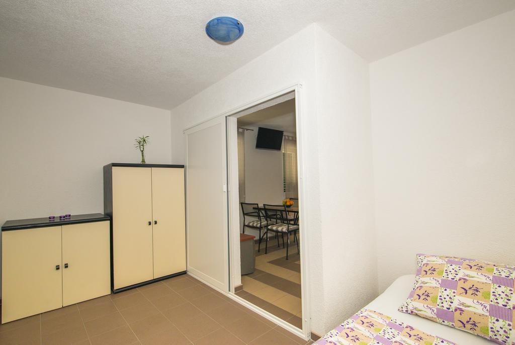 Apartment Afrika Makarska Eksteriør bilde