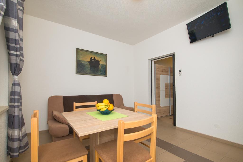 Apartment Afrika Makarska Eksteriør bilde