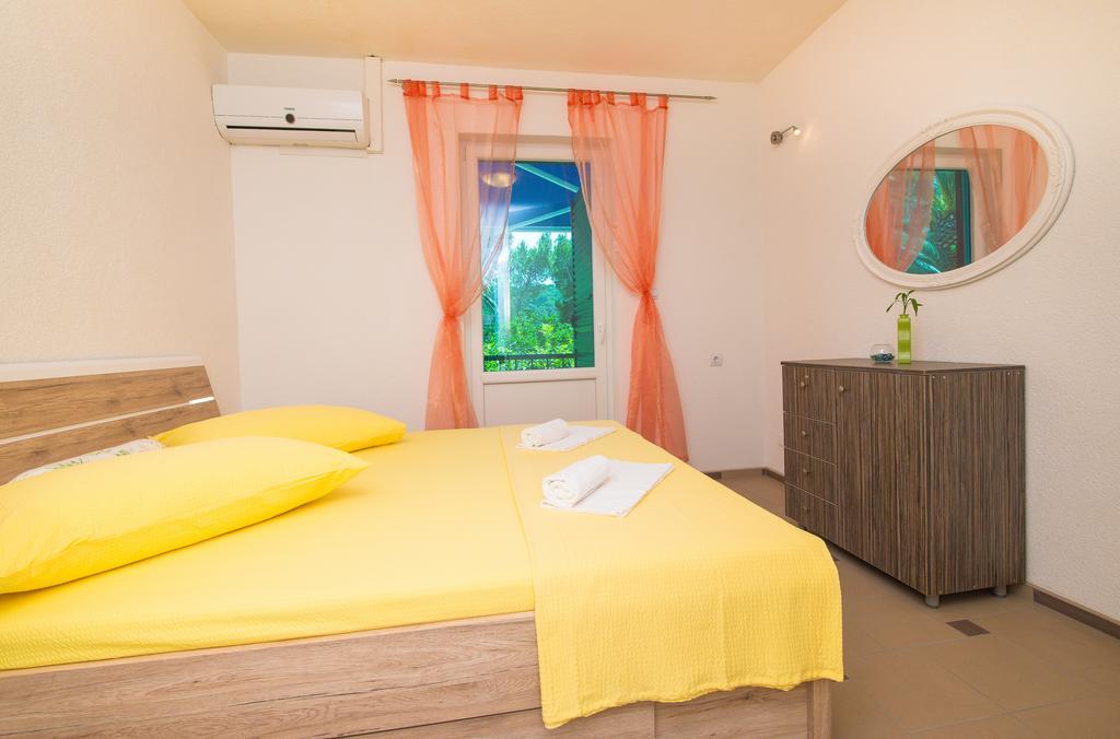 Apartment Afrika Makarska Eksteriør bilde