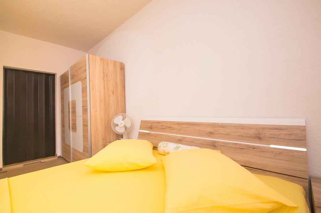 Apartment Afrika Makarska Eksteriør bilde