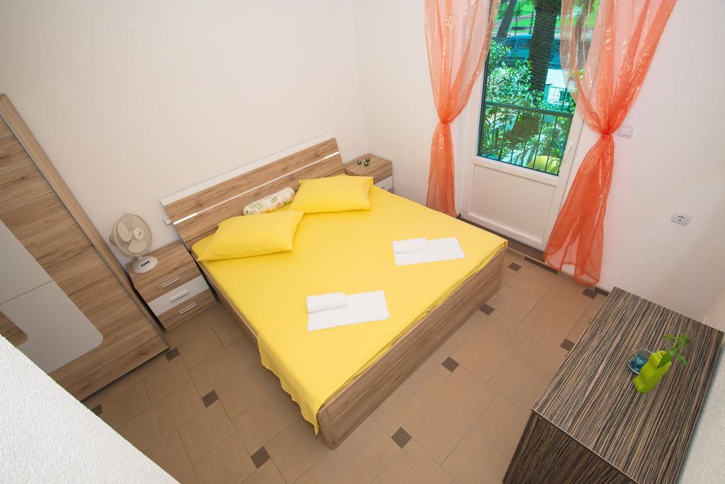 Apartment Afrika Makarska Eksteriør bilde