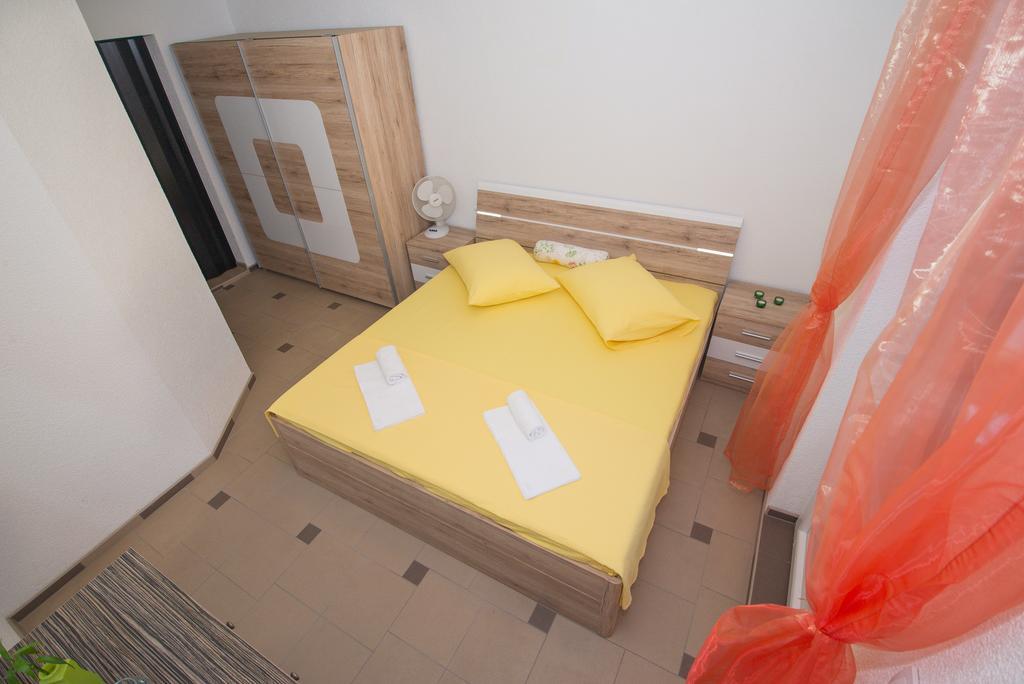 Apartment Afrika Makarska Eksteriør bilde