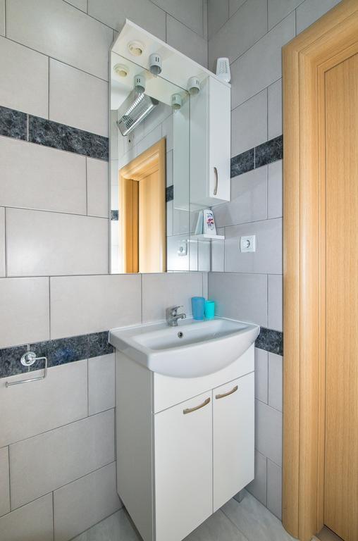 Apartment Afrika Makarska Eksteriør bilde